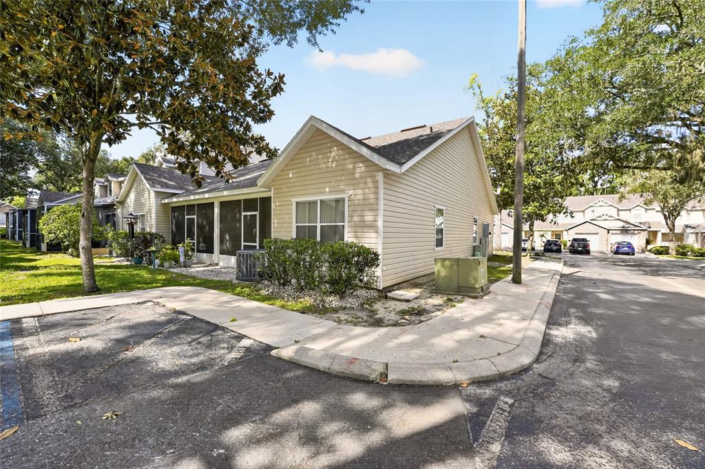 4700 Southwest Archer Road, Unit 127 Gainesville, FL 32608 - Photo 4 of 47 Gallery Image 4