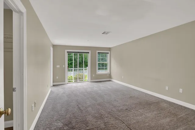 $3,200 | 8 Deborah Lane, Dover, NH 03820