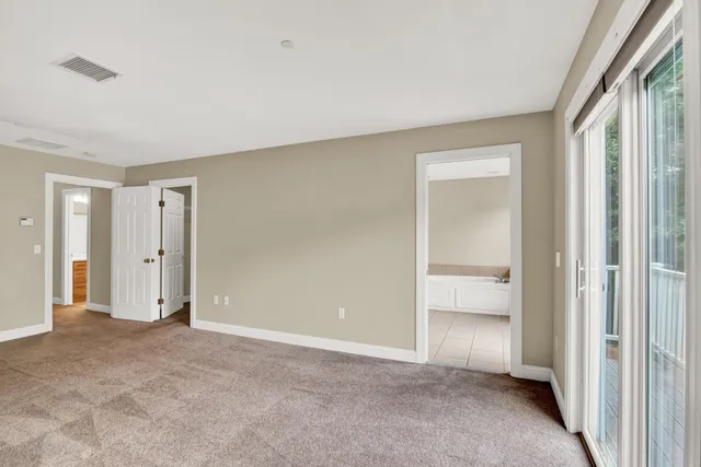 $3,200 | 8 Deborah Lane, Dover, NH 03820