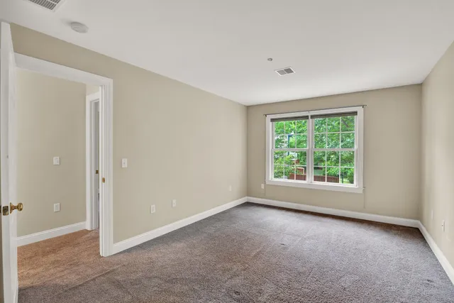 $3,200 | 8 Deborah Lane, Dover, NH 03820