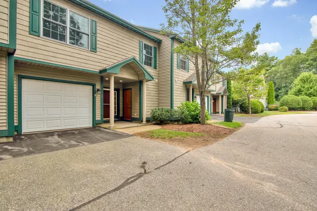 $3,200 | 8 Deborah Lane, Dover, NH 03820