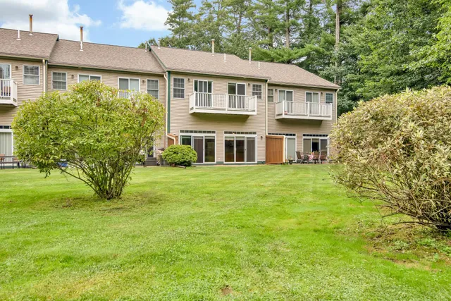 $3,200 | 8 Deborah Lane, Dover, NH 03820