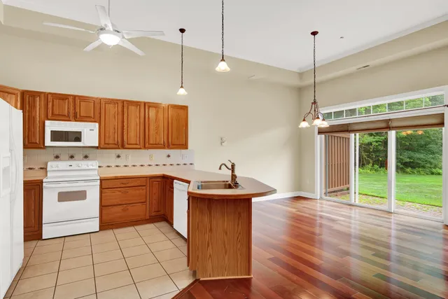 $3,200 | 8 Deborah Lane, Dover, NH 03820