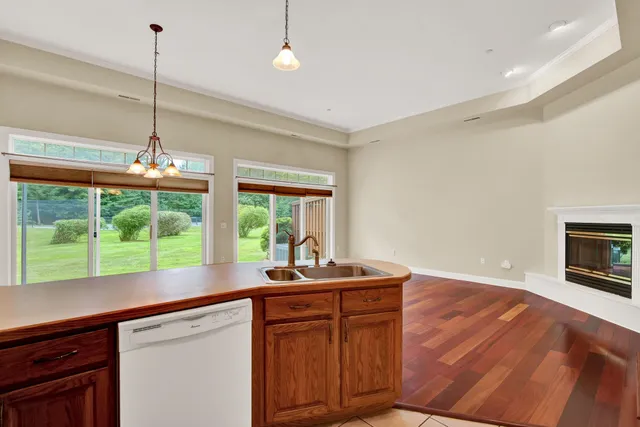 $3,200 | 8 Deborah Lane, Dover, NH 03820