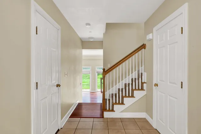 $3,200 | 8 Deborah Lane, Dover, NH 03820