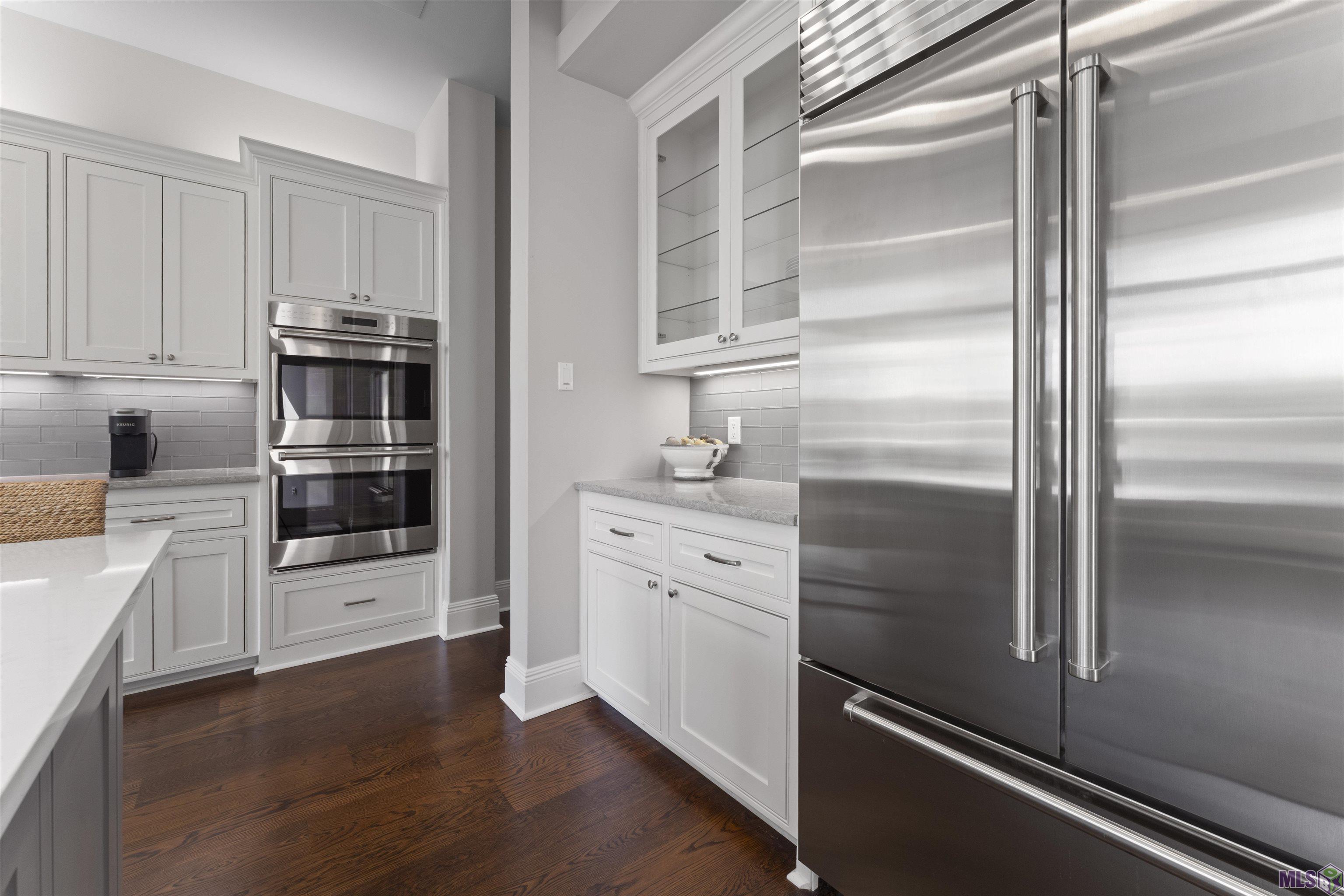 18946 Lake Harbour Avenue Baton Rouge, LA 70816 - Photo 11 of 39 Subzero Refrigerator/Freezer