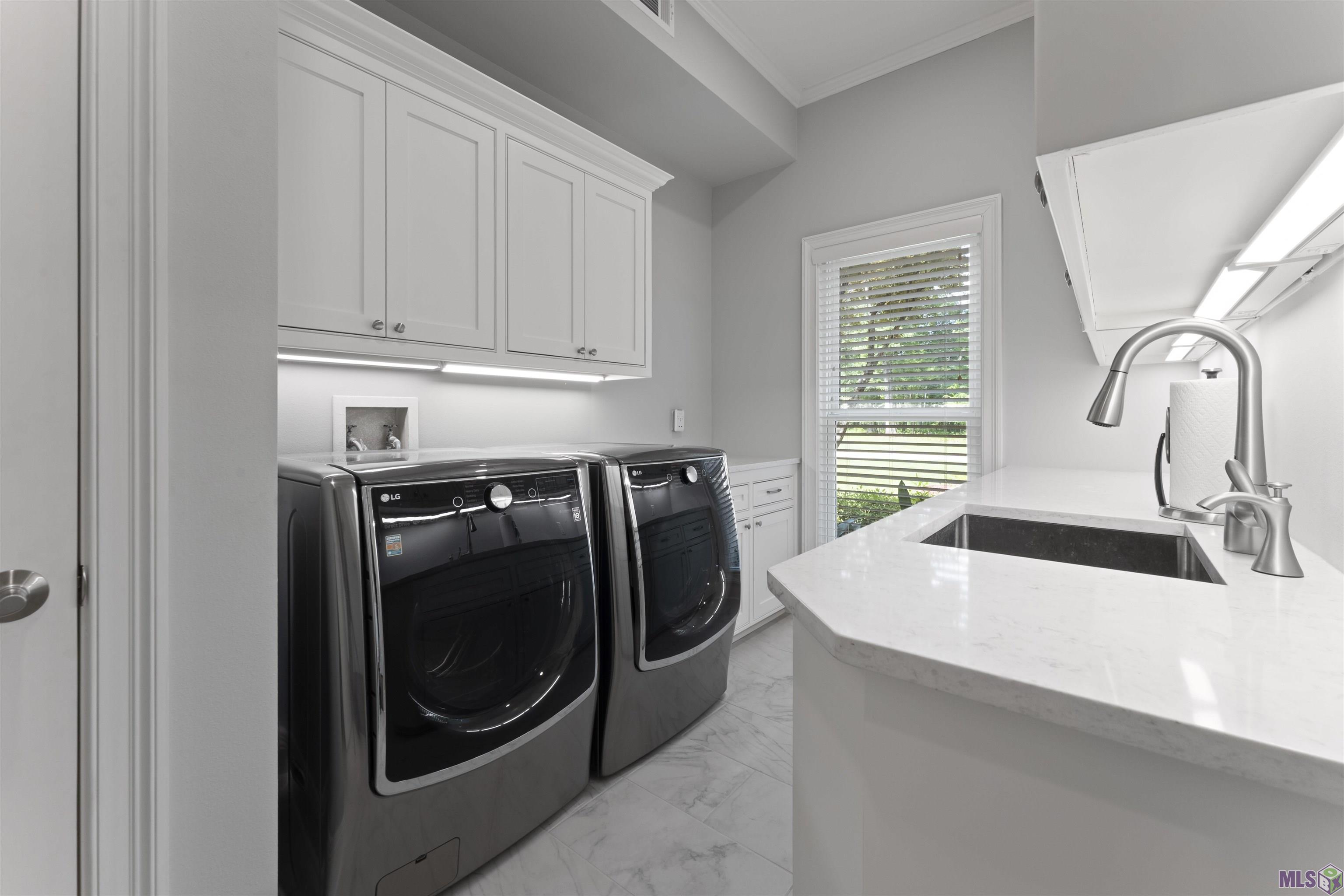 18946 Lake Harbour Avenue Baton Rouge, LA 70816 - Photo 13 of 39 LG Washer/Dryer
