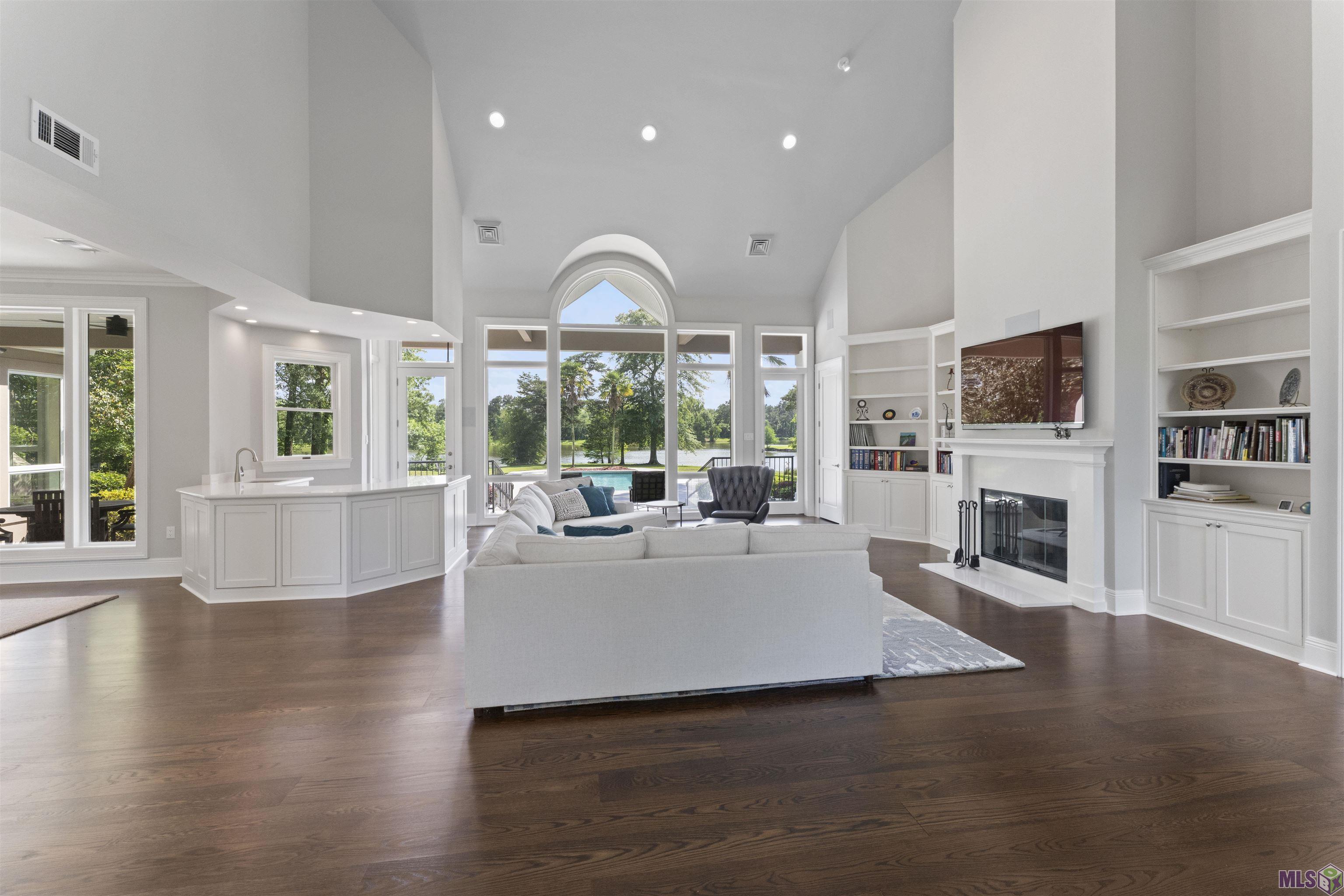 18946 Lake Harbour Avenue Baton Rouge, LA 70816 - Photo 4 of 39