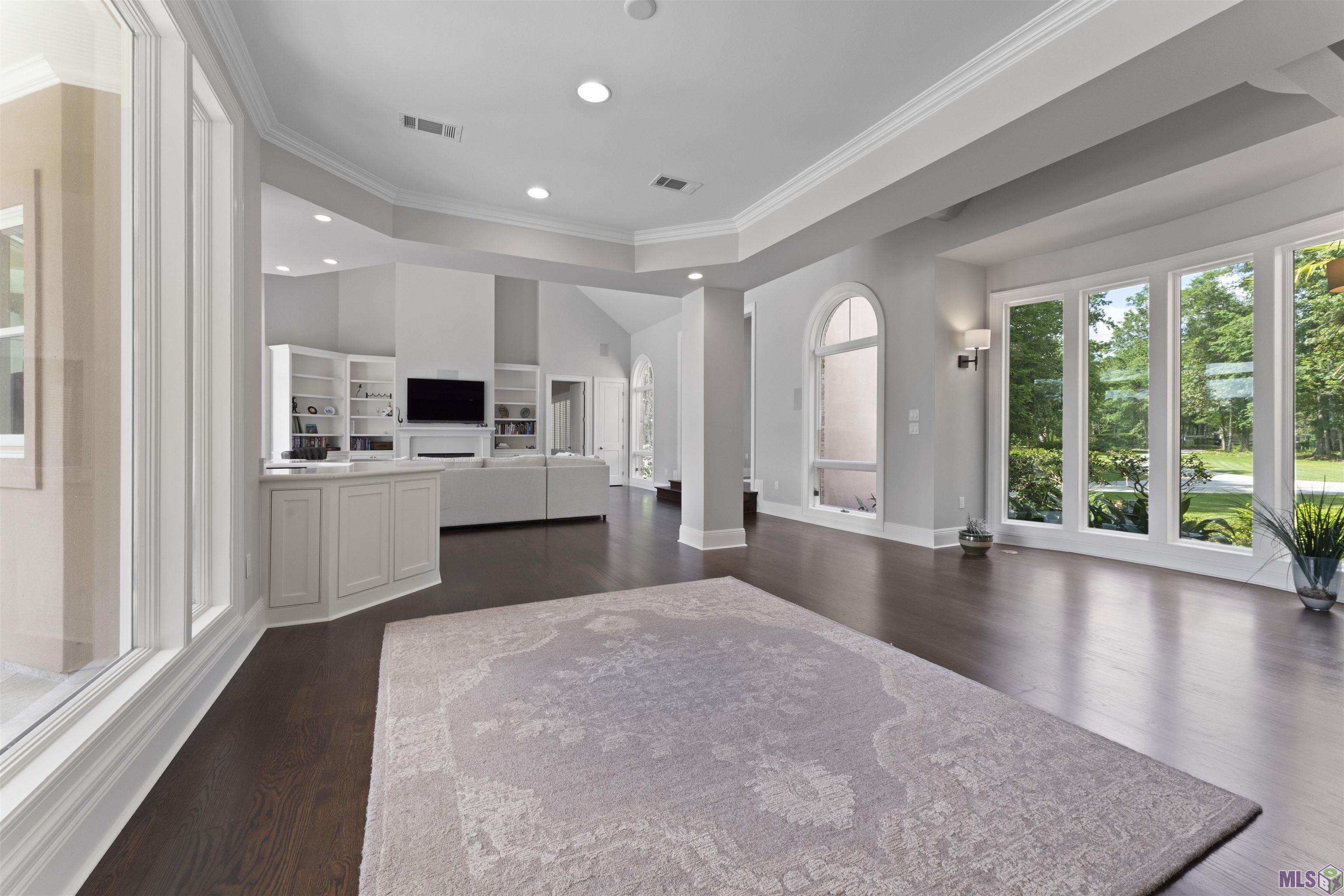18946 Lake Harbour Avenue Baton Rouge, LA 70816 - Photo 6 of 39 Formal Dining area