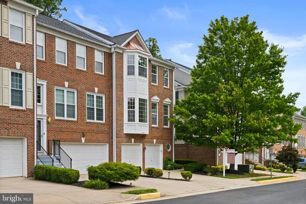 $830,000 | 4103 Oak Village Landing, Fairfax, VA 22033