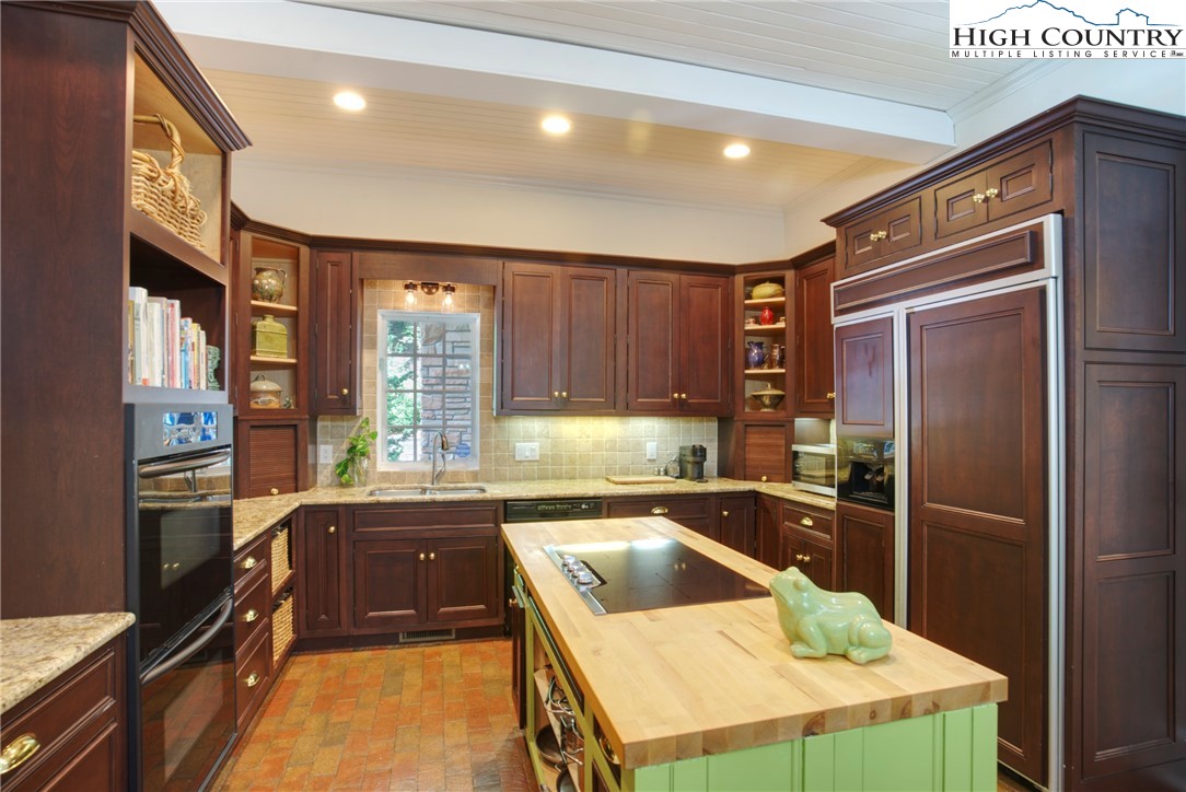 121 Turf Way Boone, NC 28607 - Photo 10 of 47 Gallery Image 10