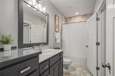 $875,000 | 15854 West 165th Terrace, Olathe, KS 66062