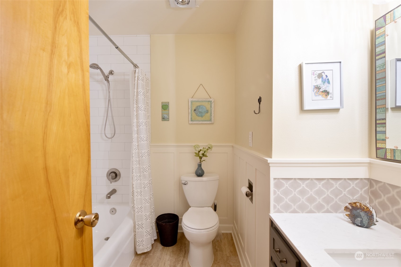 973 Koontz Road Chehalis, WA 98532 - Photo 15 of 25 a bathroom with a sink and toilet