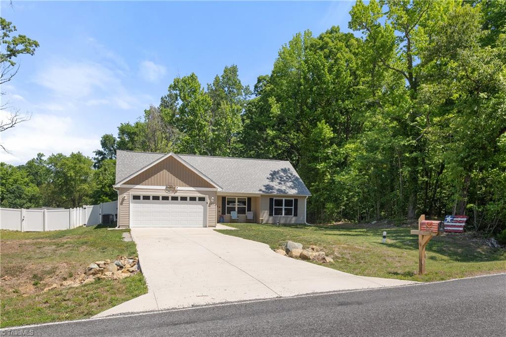 147 Lambeth Road Thomasville, NC 27360 - Photo 5 of 40