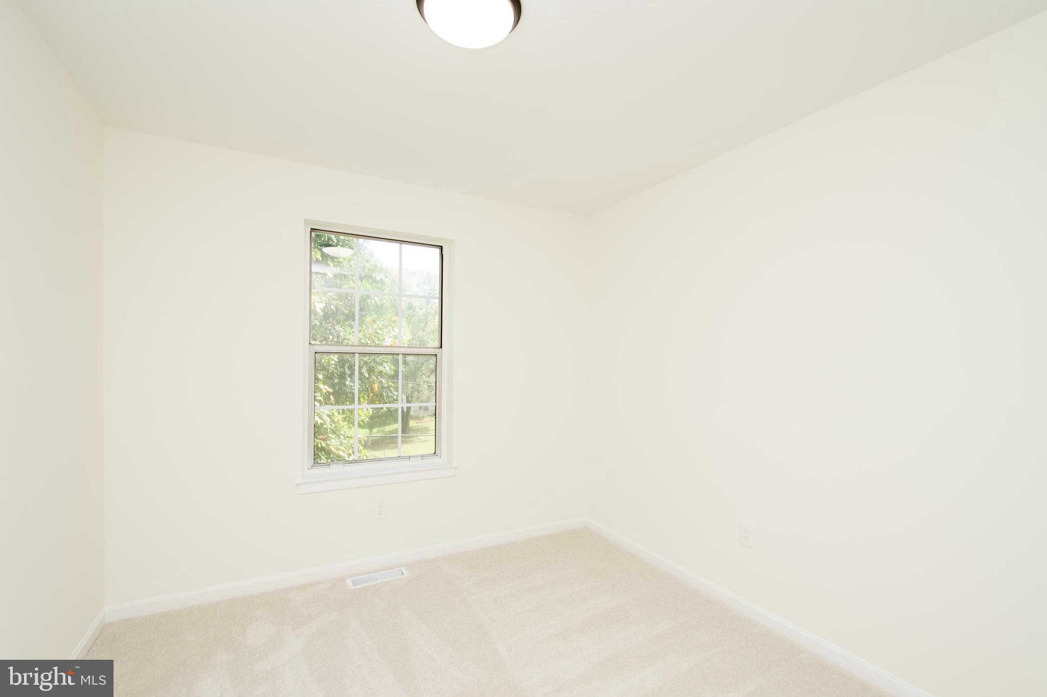 6005 Livingston Road Oxon Hill, MD 20745 - Photo 20 of 38 1st Bedroom