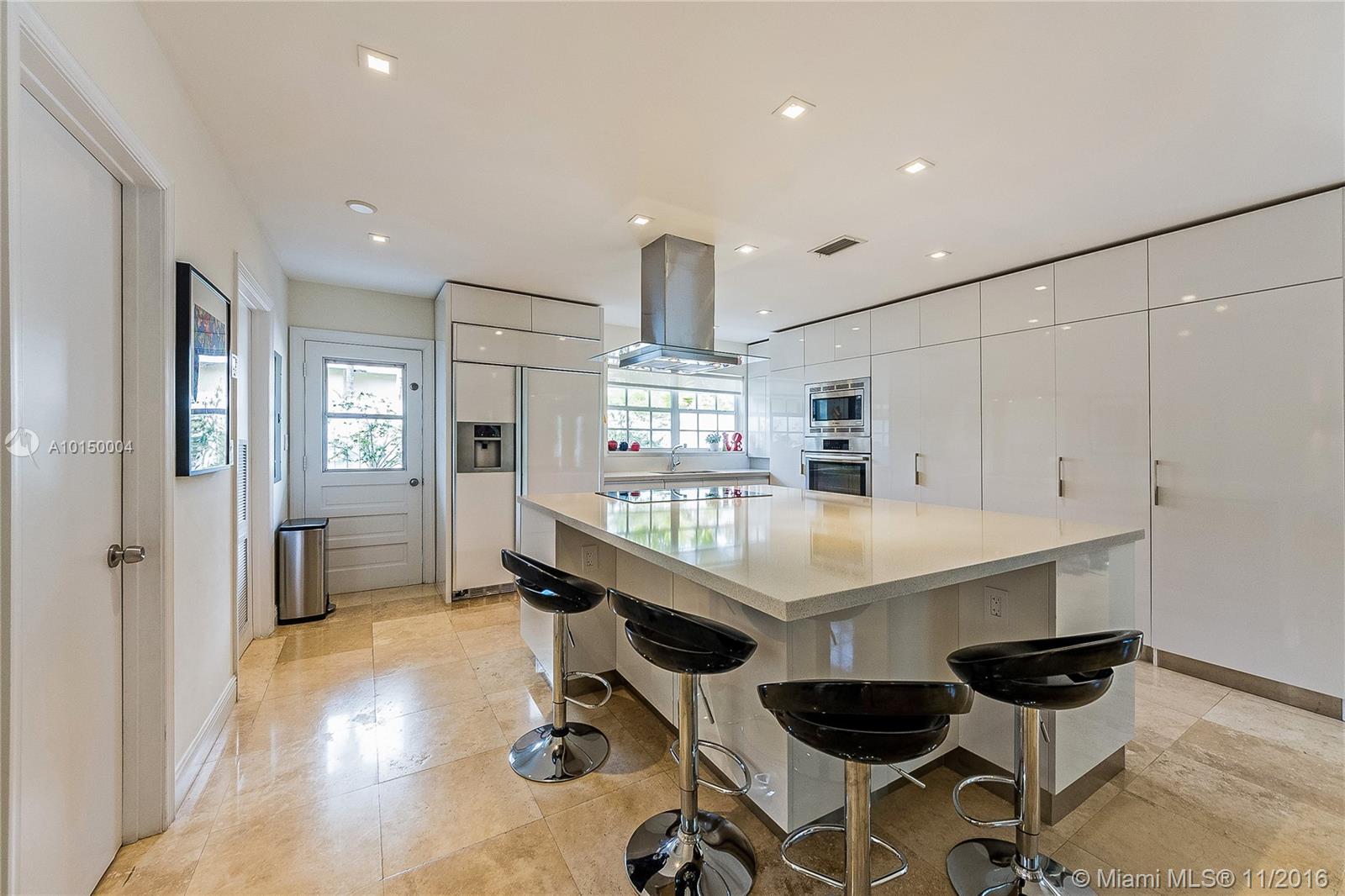 585 Glenridge Road Key Biscayne, FL 33149 - Photo 13 of 25