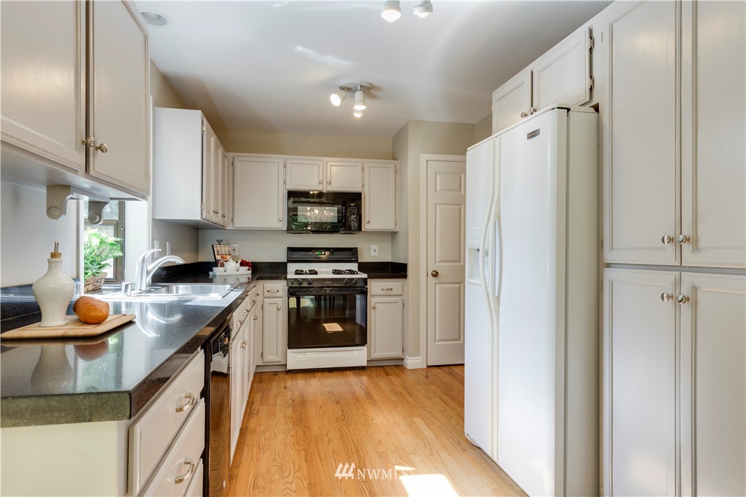 2636 242nd Place Southeast Bothell, WA 98021 - Photo 7 of 25