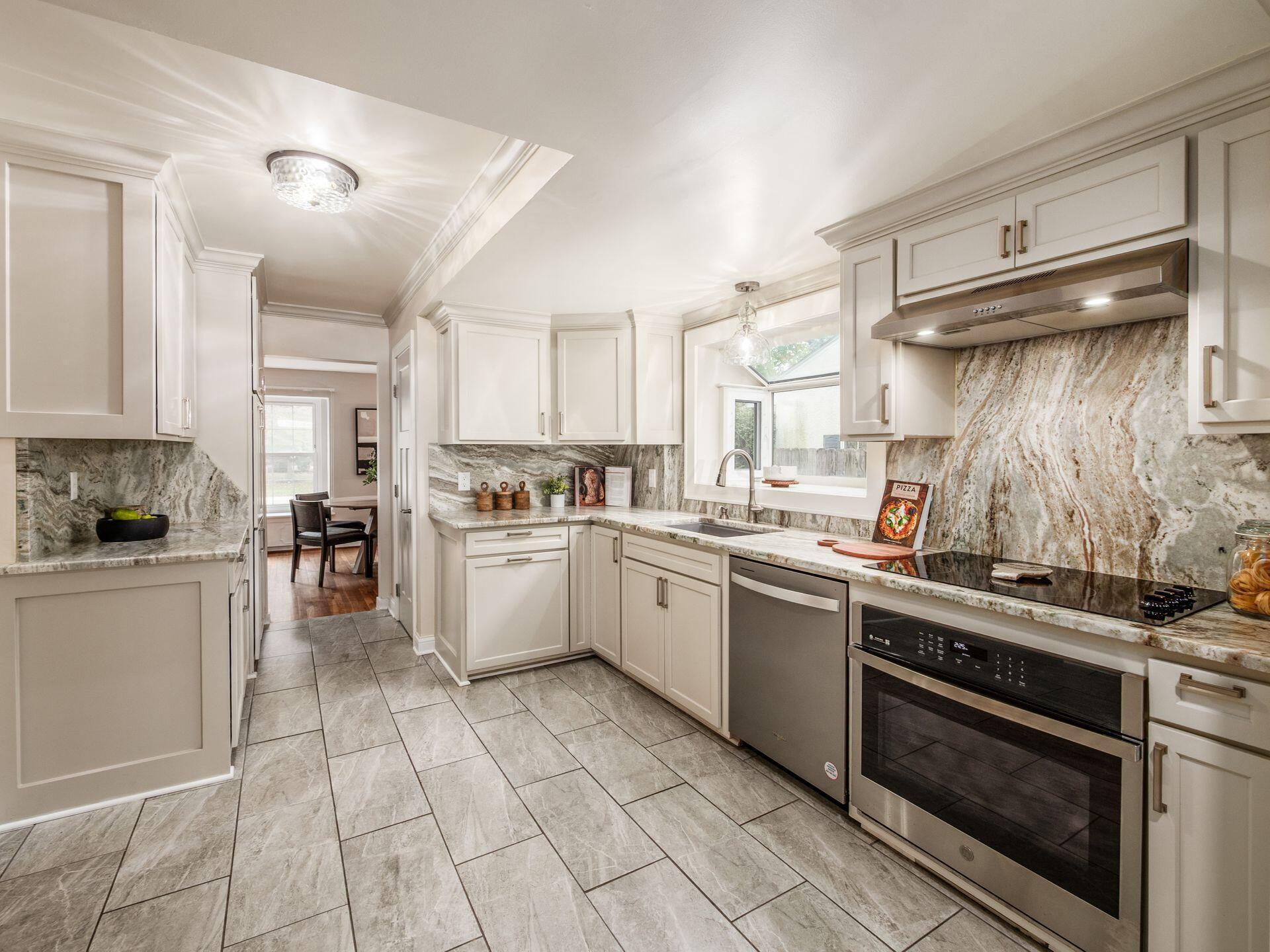 2569 Chester Road Upper Arlington, OH 43221 - Photo 15 of 52 Kitchen