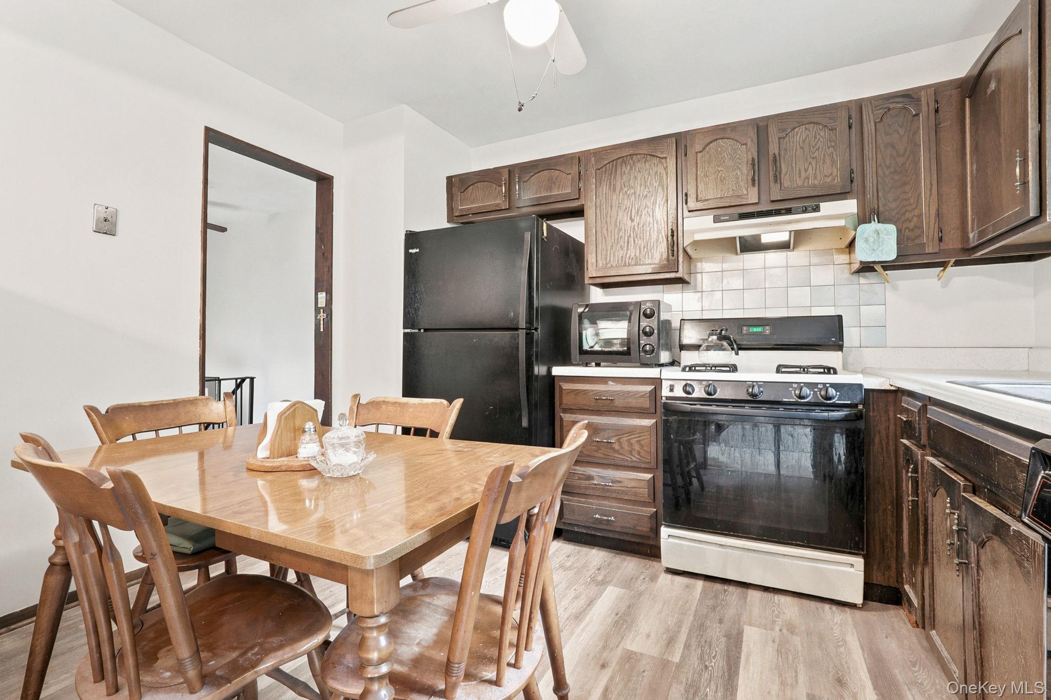 55 Sutton Park Road Poughkeepsie, NY 12603 - Photo 15 of 35