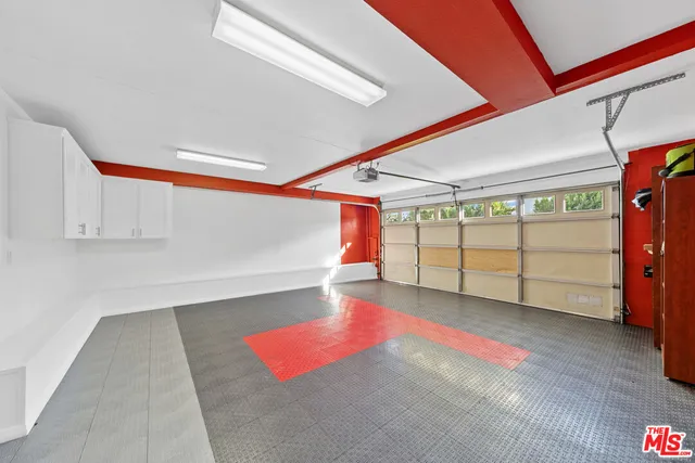 a view of a tennis court