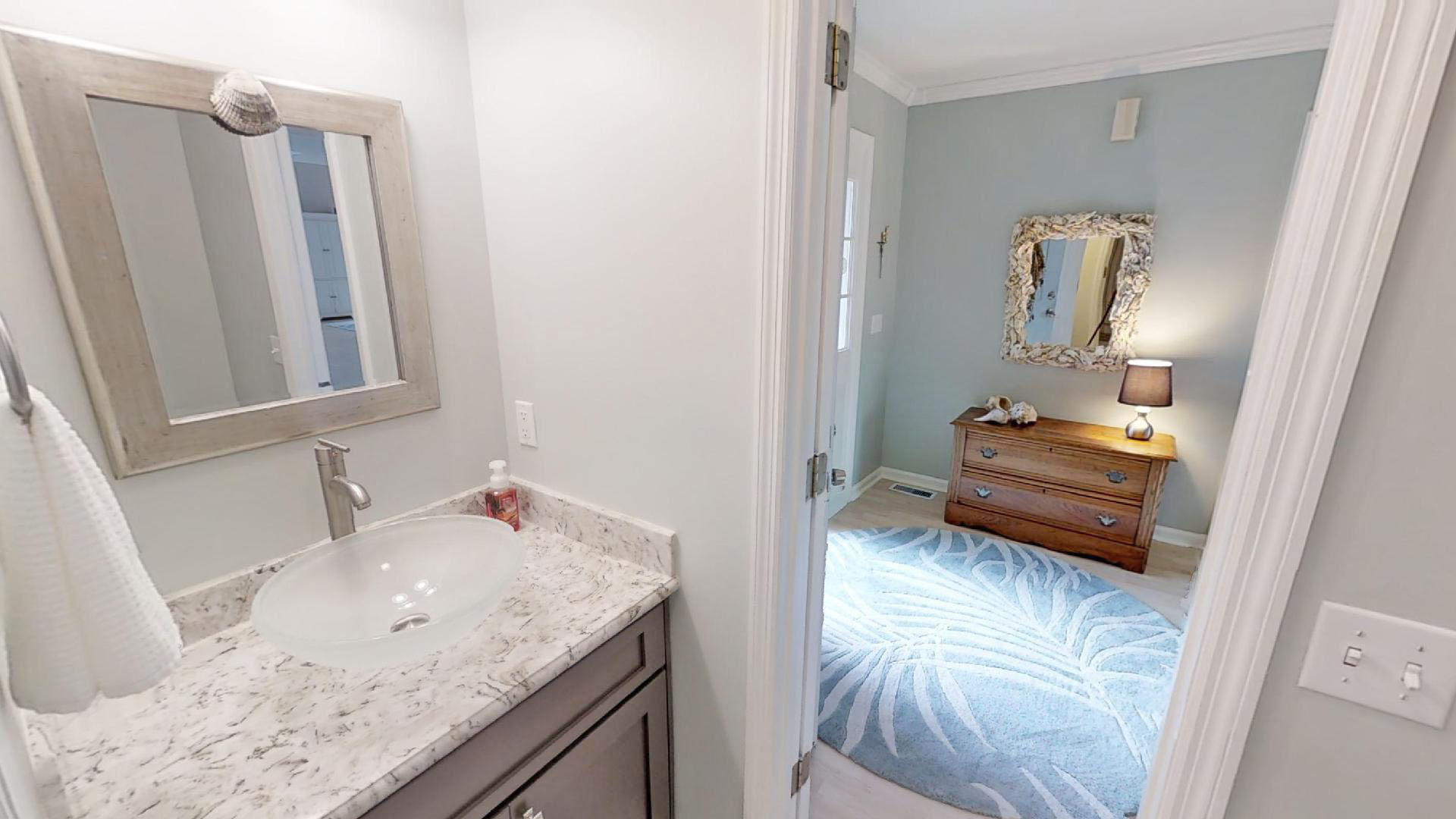 239 Ridge Lake Drive Manning, SC 29102 - Photo 19 of 39 GUEST BATH