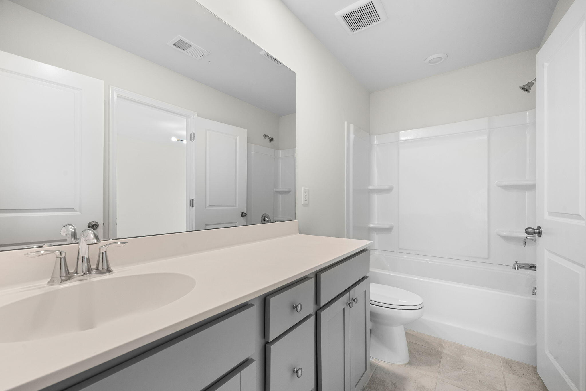 111 Haverhill Street Summerville, SC 29486 - Photo 12 of 24 27-web-or-mls-BARCLAY MEDIA CO_-24