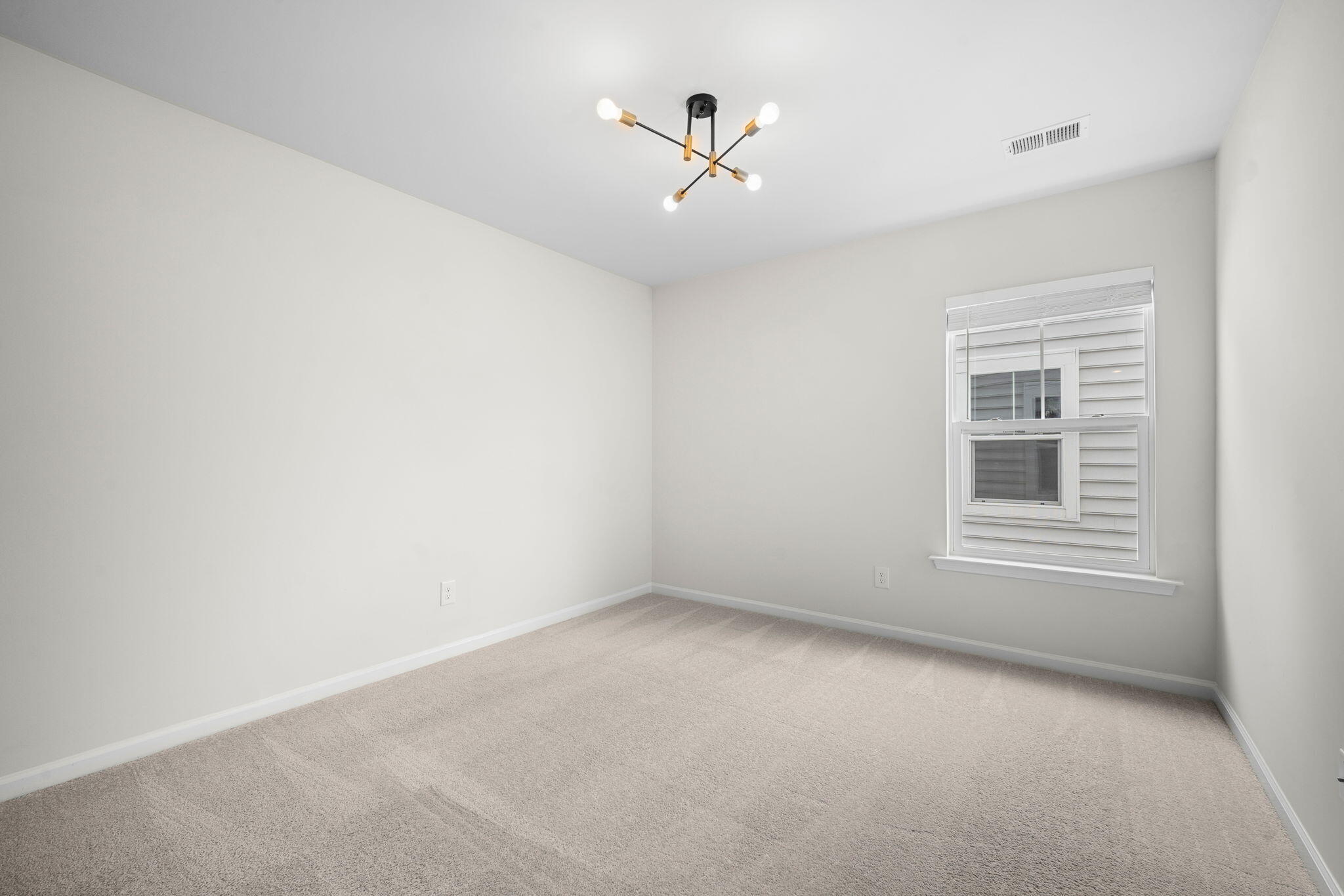 111 Haverhill Street Summerville, SC 29486 - Photo 15 of 24 25-web-or-mls-BARCLAY MEDIA CO_-22