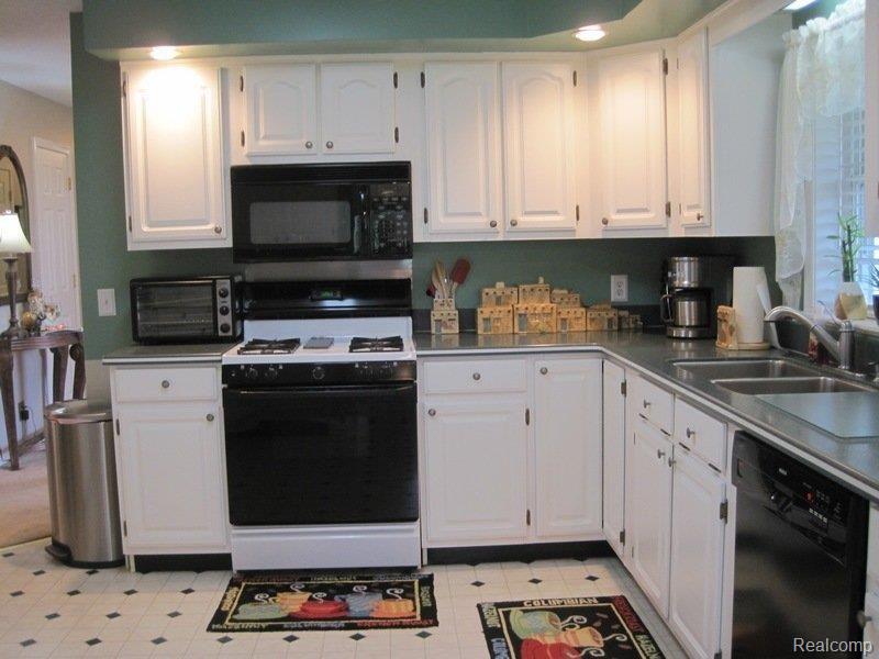 7531 Merritt Road Ypsilanti, MI 48197 - Photo 6 of 24 036.jpg
