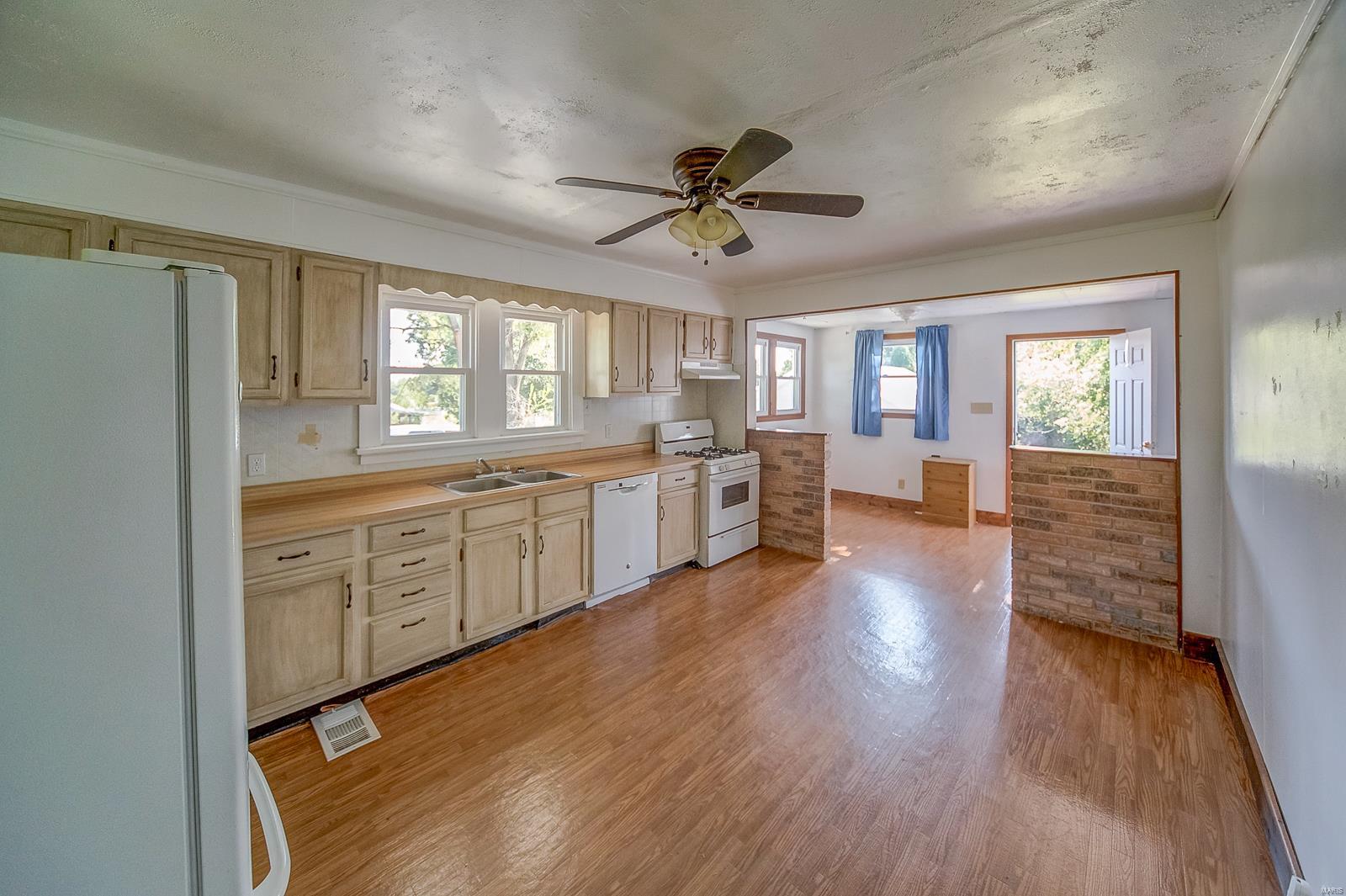 8652 Triple Lakes Road Dupo, IL 62239 - Photo 9 of 19 Gallery Image 9