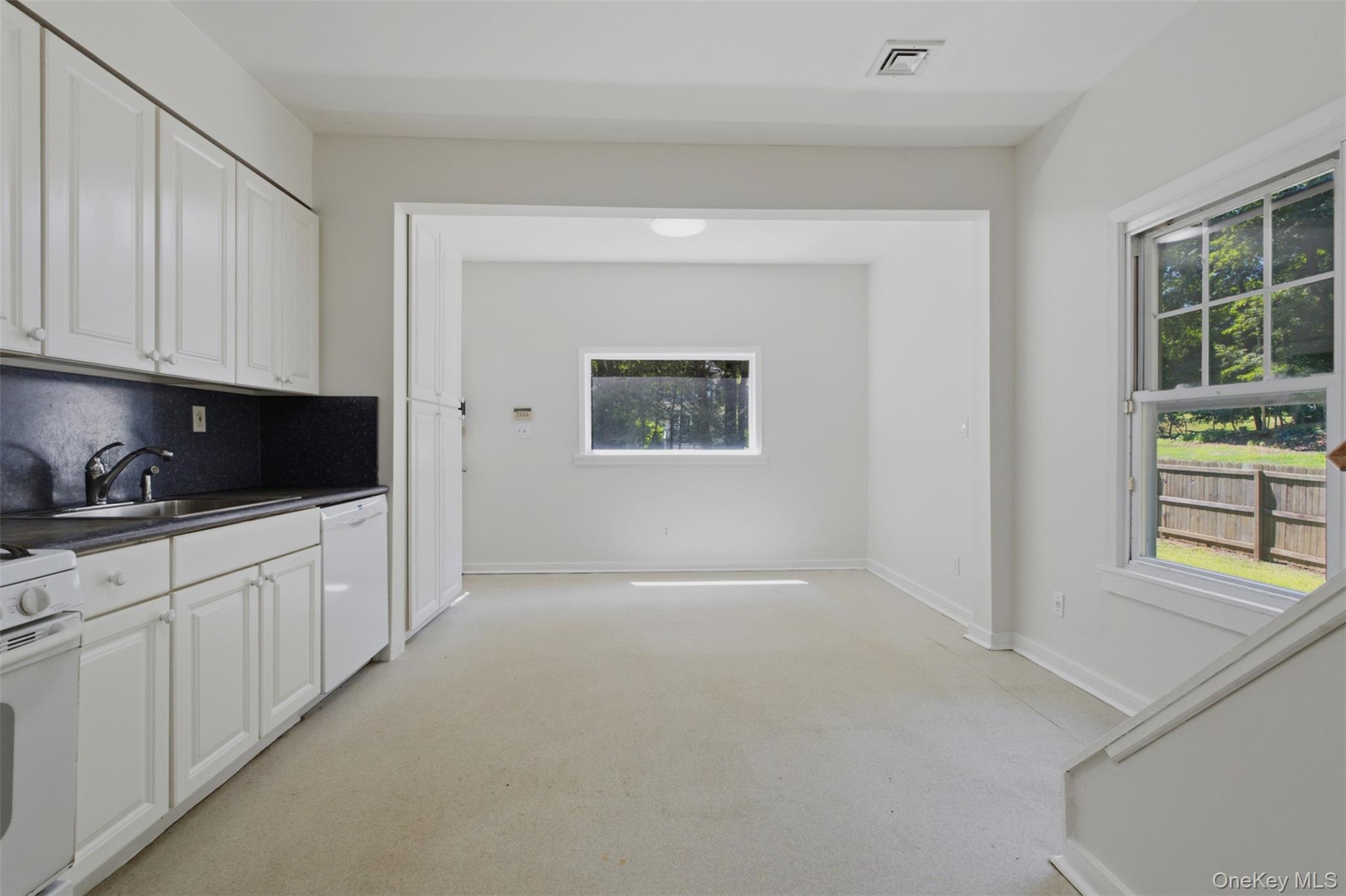 65 South State Road Briarcliff Manor, NY 10510 - Photo 5 of 30