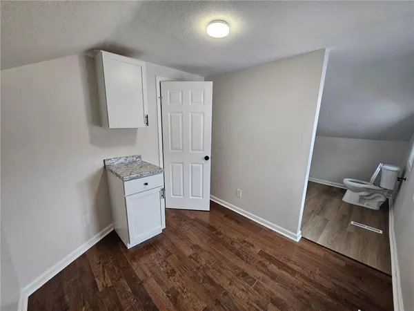 $224,999 | 921 South Noland Road, Independence, MO 64050
