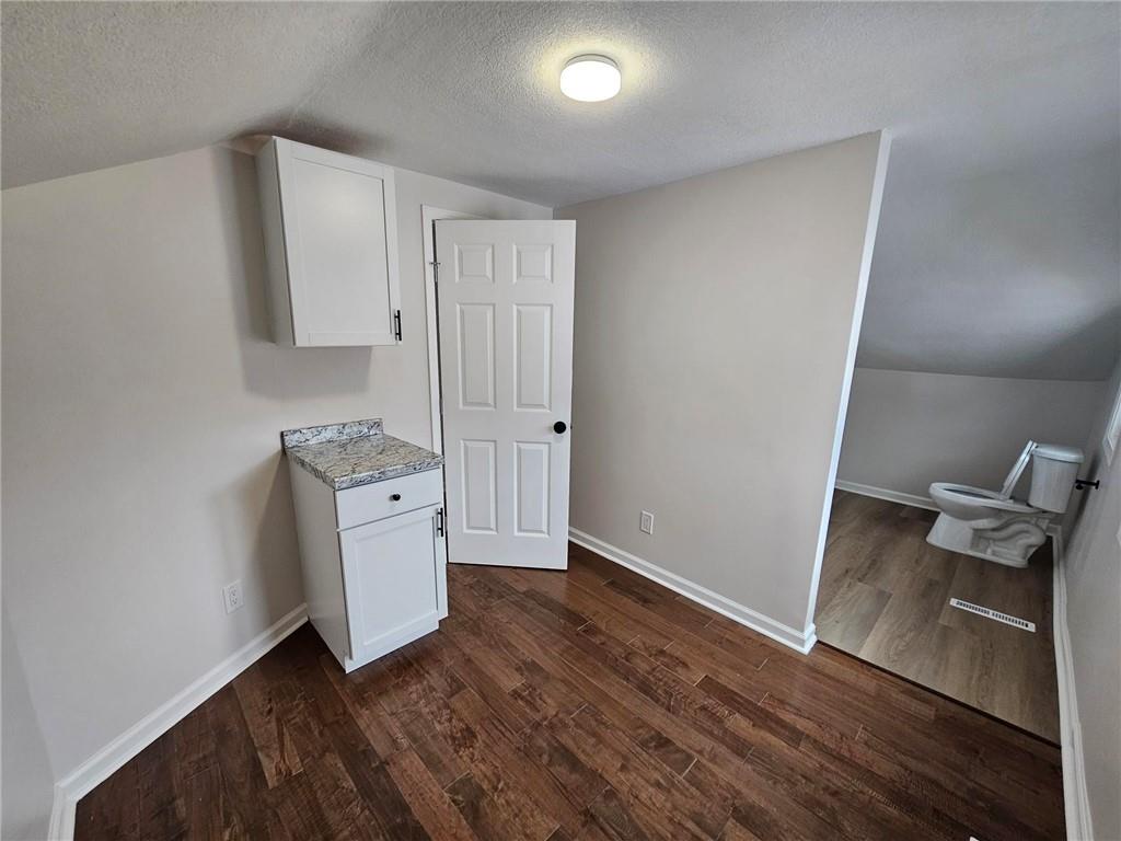 921 South Noland Road Independence, MO 64050 - Photo 9 of 33