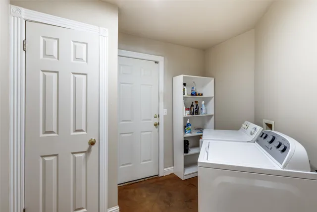 $2,500 | 5718 McCarty Lane, Unit B, Austin, TX 78749