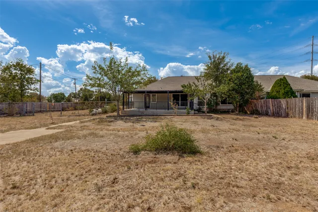 $2,500 | 5718 McCarty Lane, Unit B, Austin, TX 78749