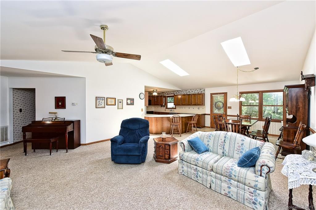6015 Senconee Road Matthews, NC 28104 - Photo 4 of 24 Gallery Image 4