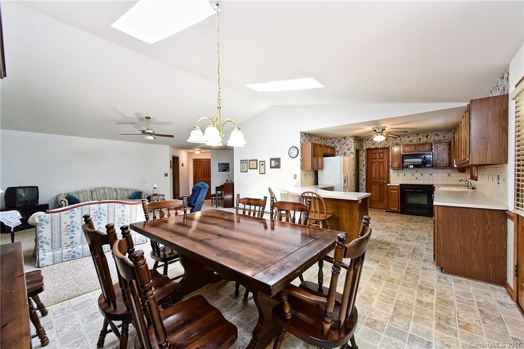 6015 Senconee Road Matthews, NC 28104 - Photo 6 of 24 Gallery Image 6