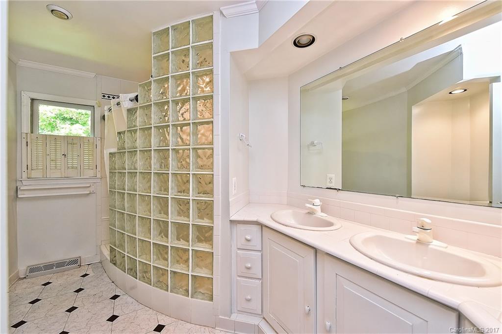 6015 Senconee Road Matthews, NC 28104 - Photo 10 of 24 Gallery Image 10