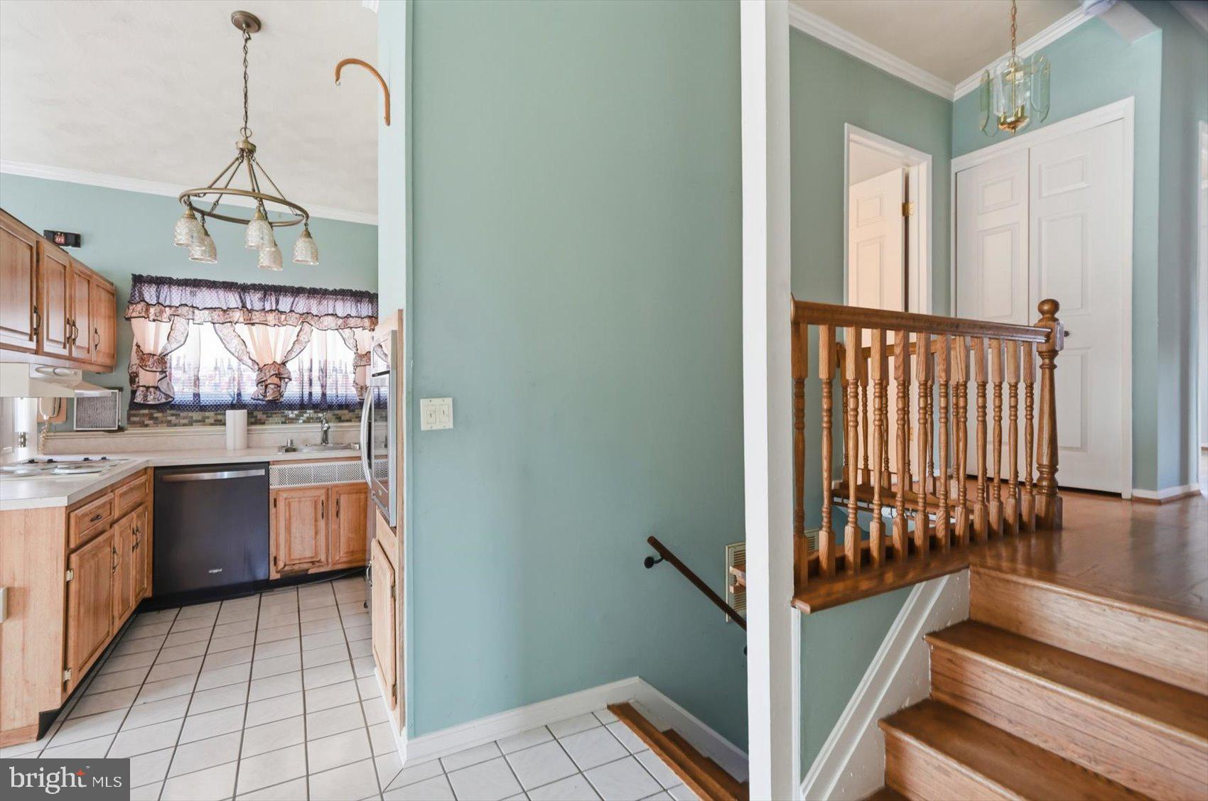 4765 Bonnie Brae Road Baltimore, MD 21208 - Photo 5 of 24 Gallery Image 5