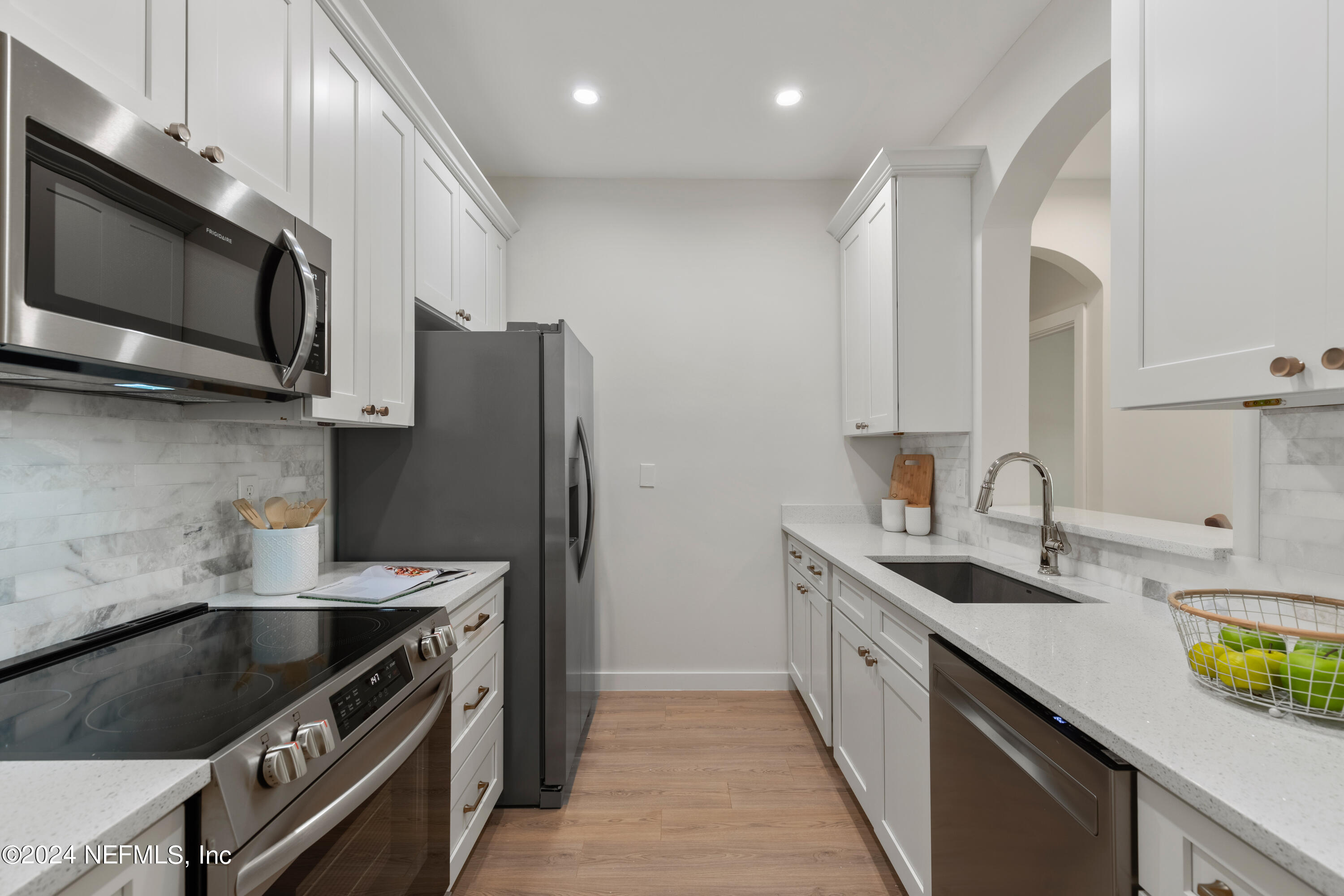 10550 Baymeadows Road, Unit 802 Jacksonville, FL 32256 - Photo 11 of 38 Kitchen