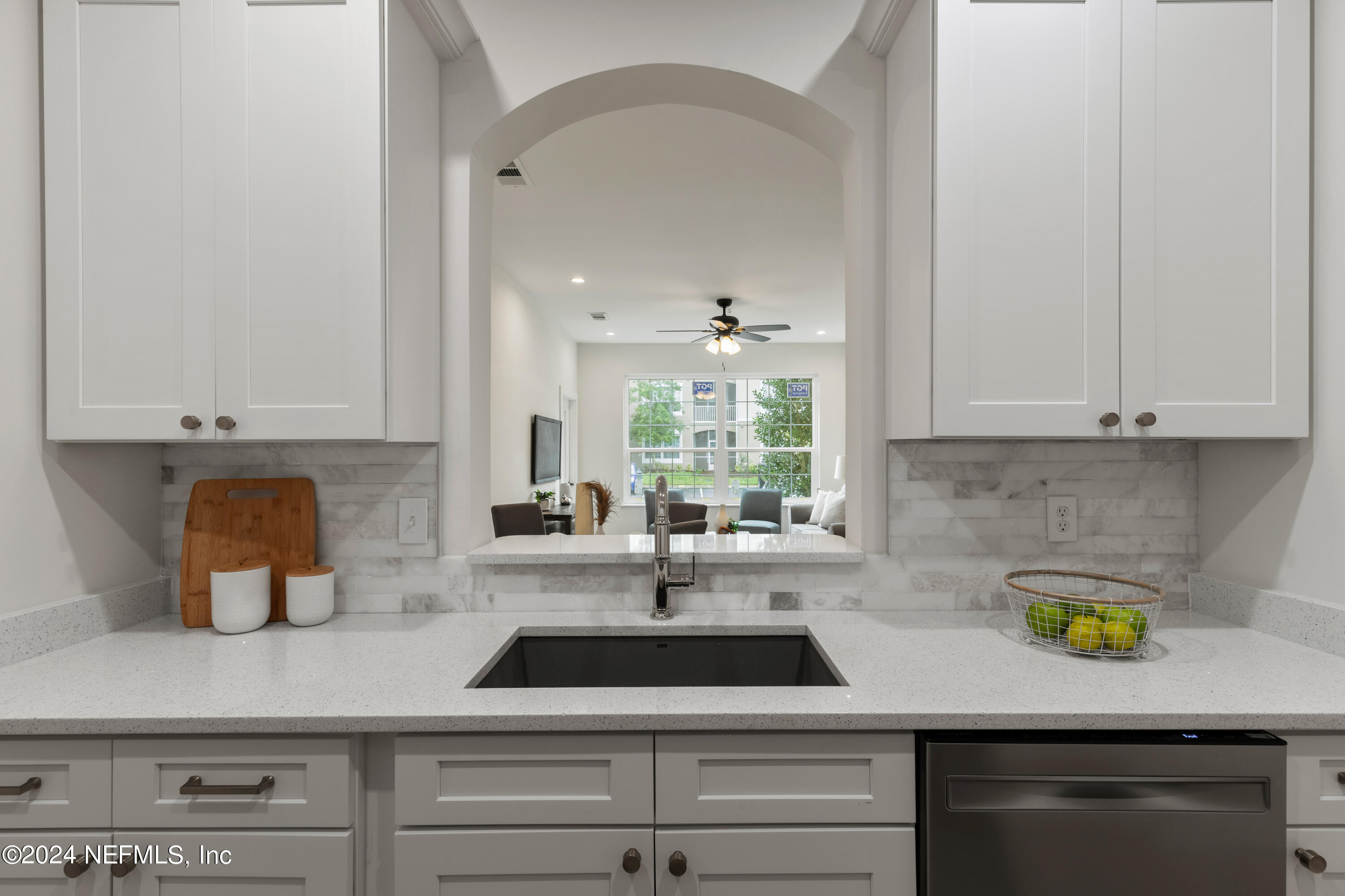10550 Baymeadows Road, Unit 802 Jacksonville, FL 32256 - Photo 13 of 38 Kitchen