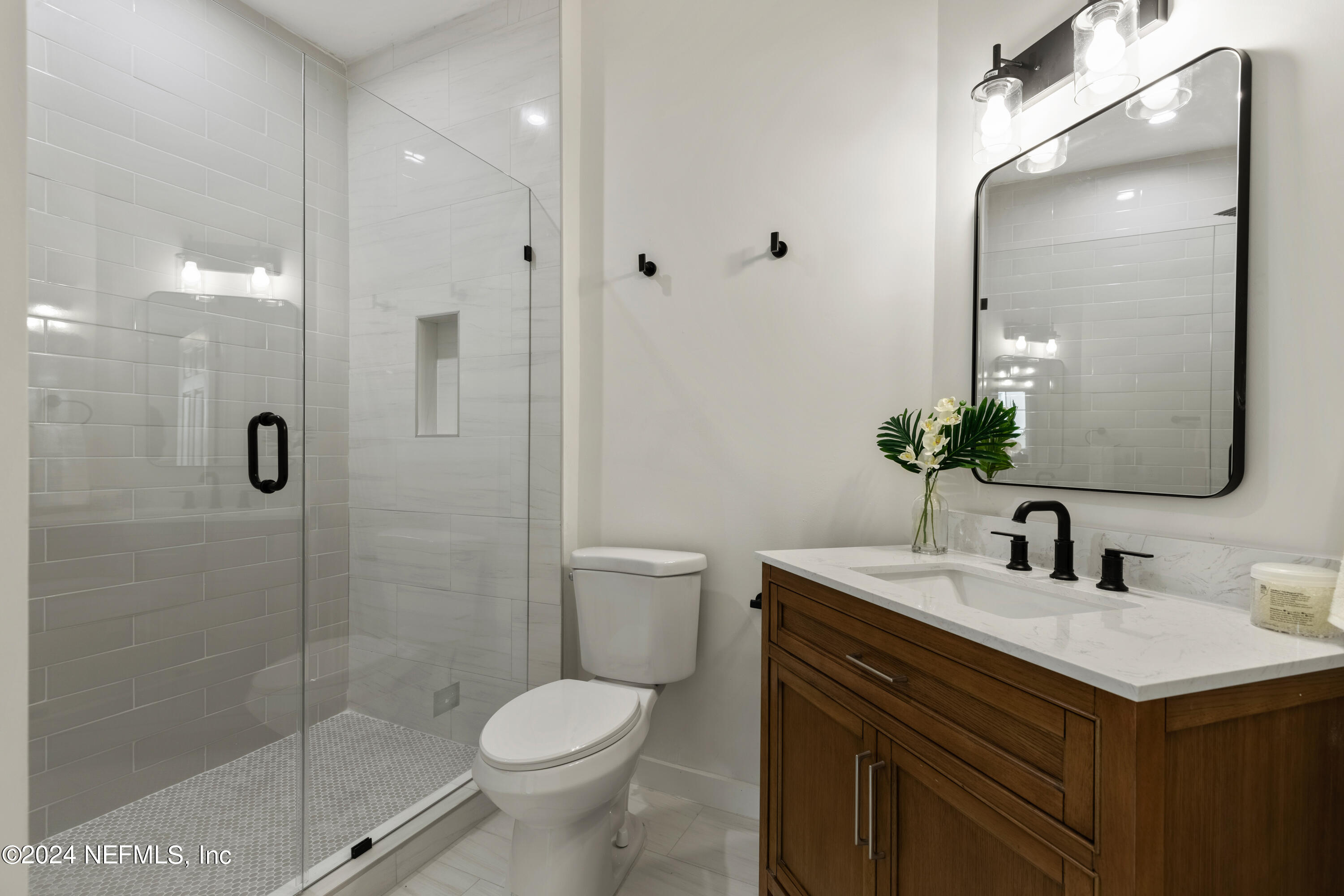 10550 Baymeadows Road, Unit 802 Jacksonville, FL 32256 - Photo 19 of 38 Master Bath