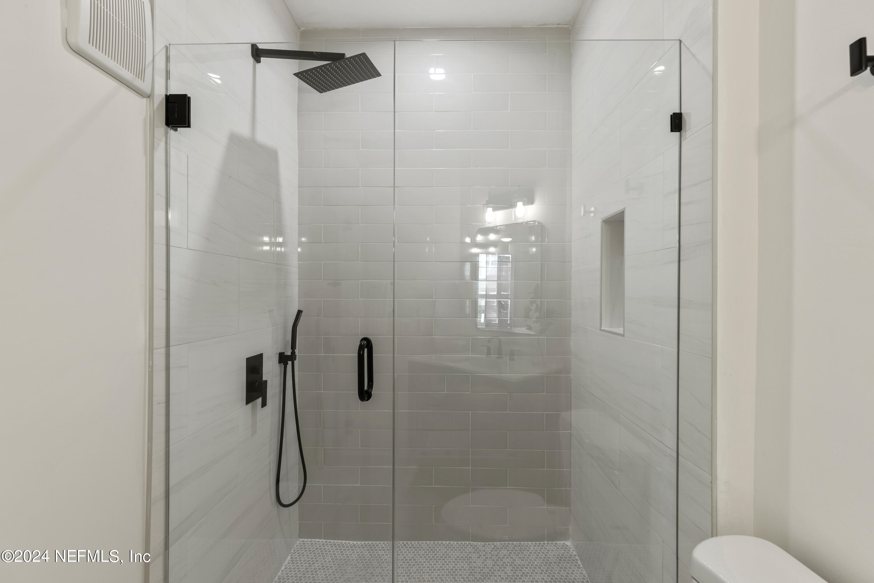 10550 Baymeadows Road, Unit 802 Jacksonville, FL 32256 - Photo 20 of 38 Shower