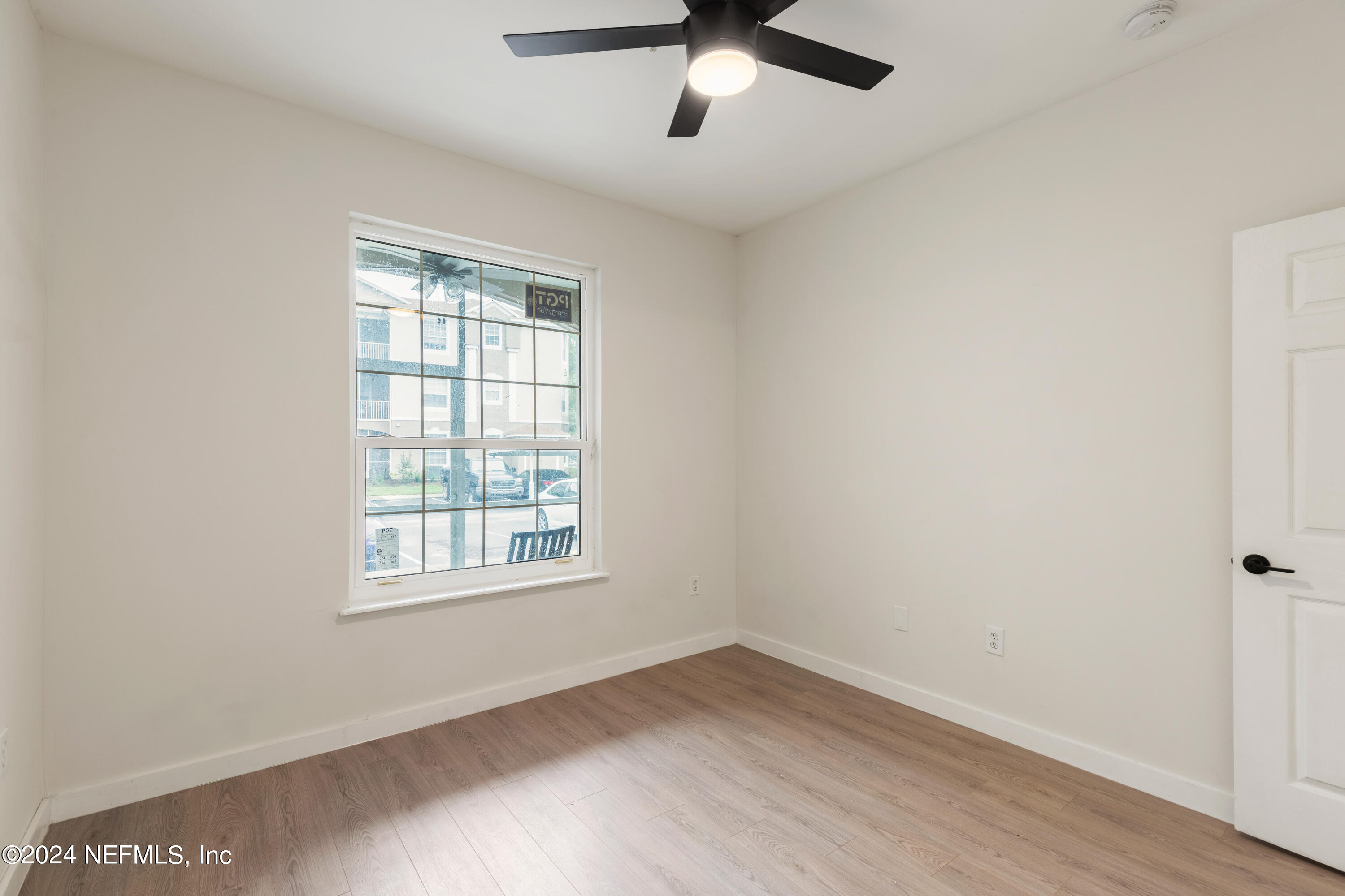 10550 Baymeadows Road, Unit 802 Jacksonville, FL 32256 - Photo 23 of 38 Guest bedroom