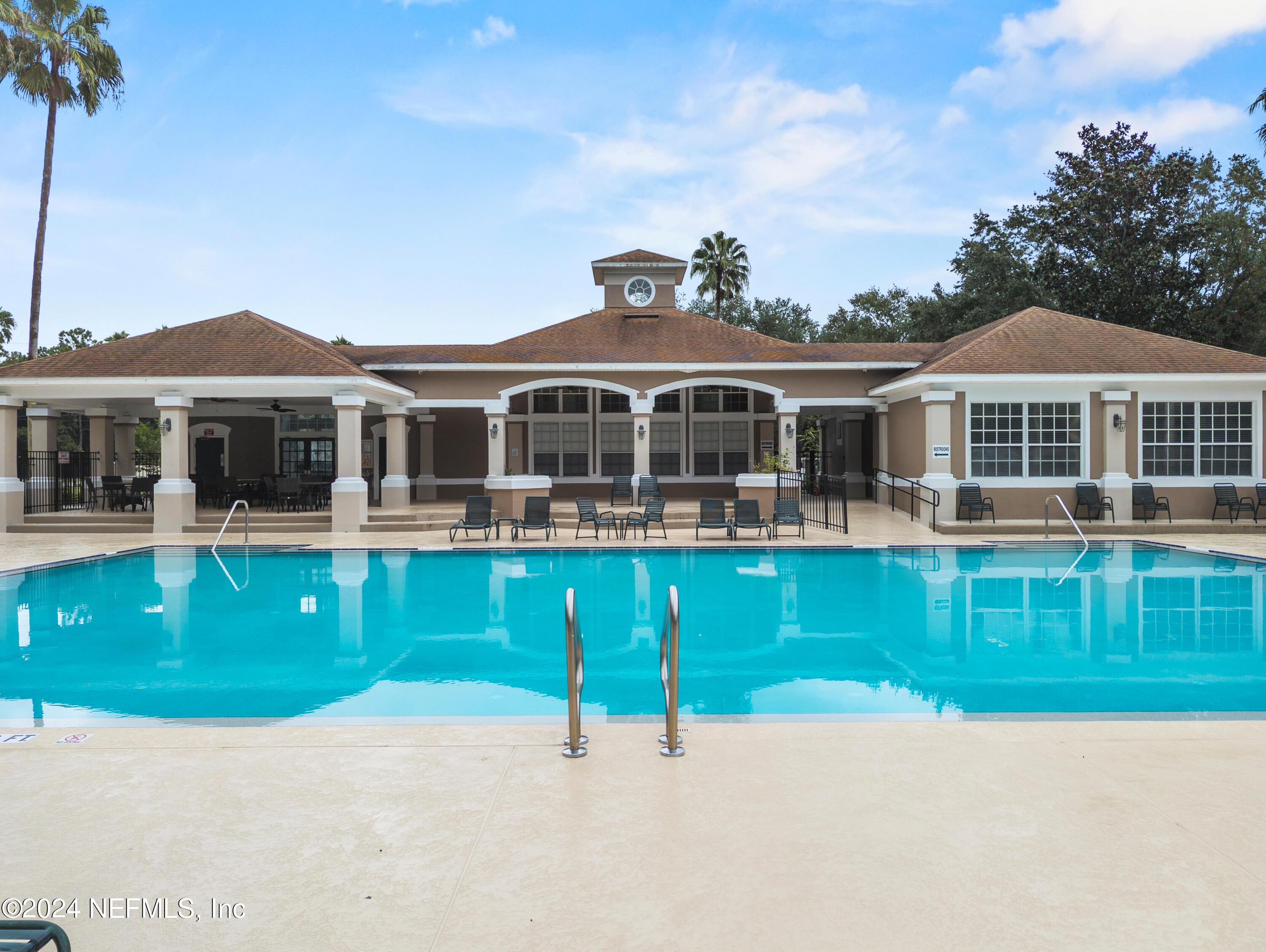10550 Baymeadows Road, Unit 802 Jacksonville, FL 32256 - Photo 30 of 38 Community pool