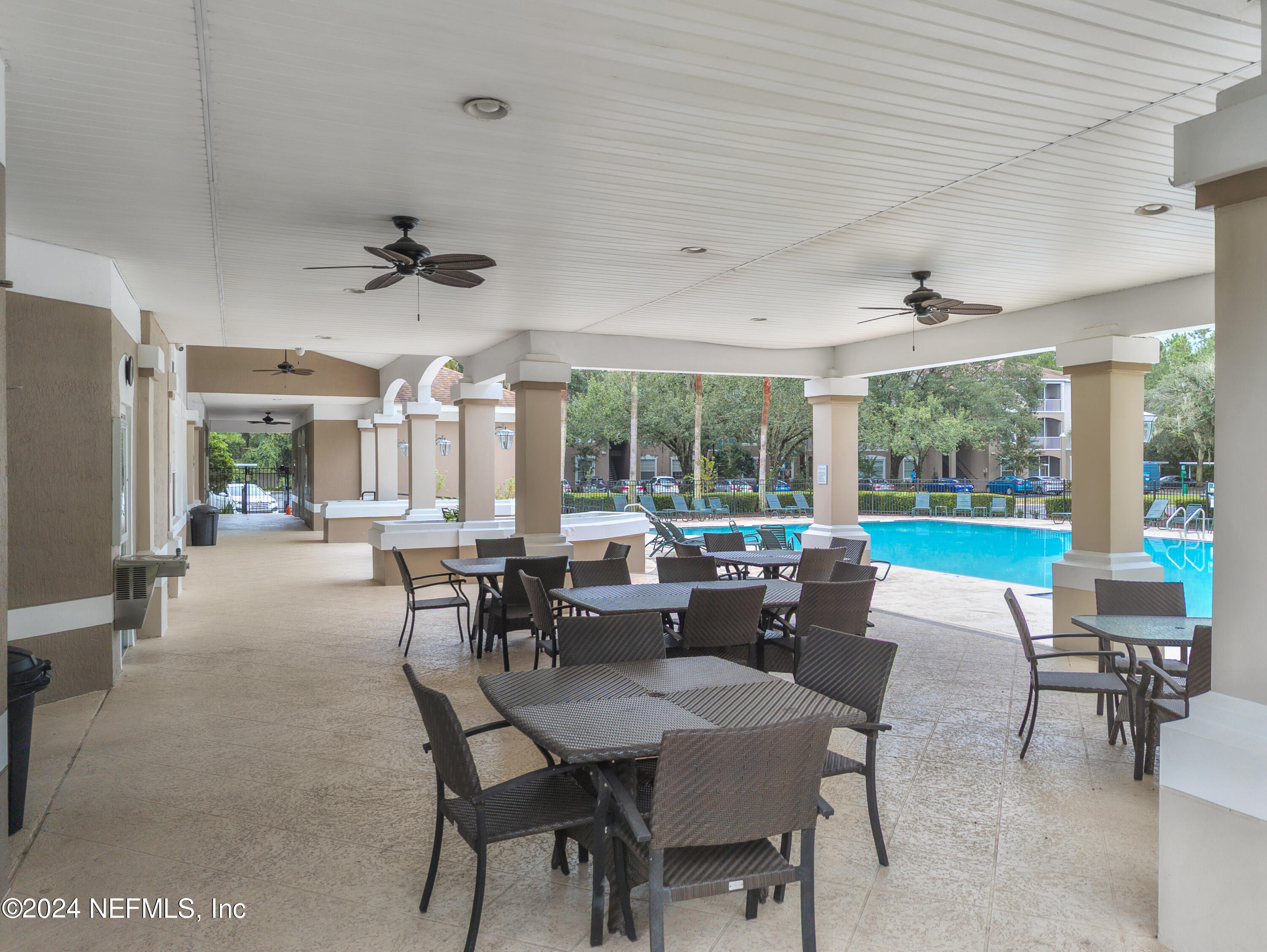10550 Baymeadows Road, Unit 802 Jacksonville, FL 32256 - Photo 35 of 38 Clubhouse/ pool