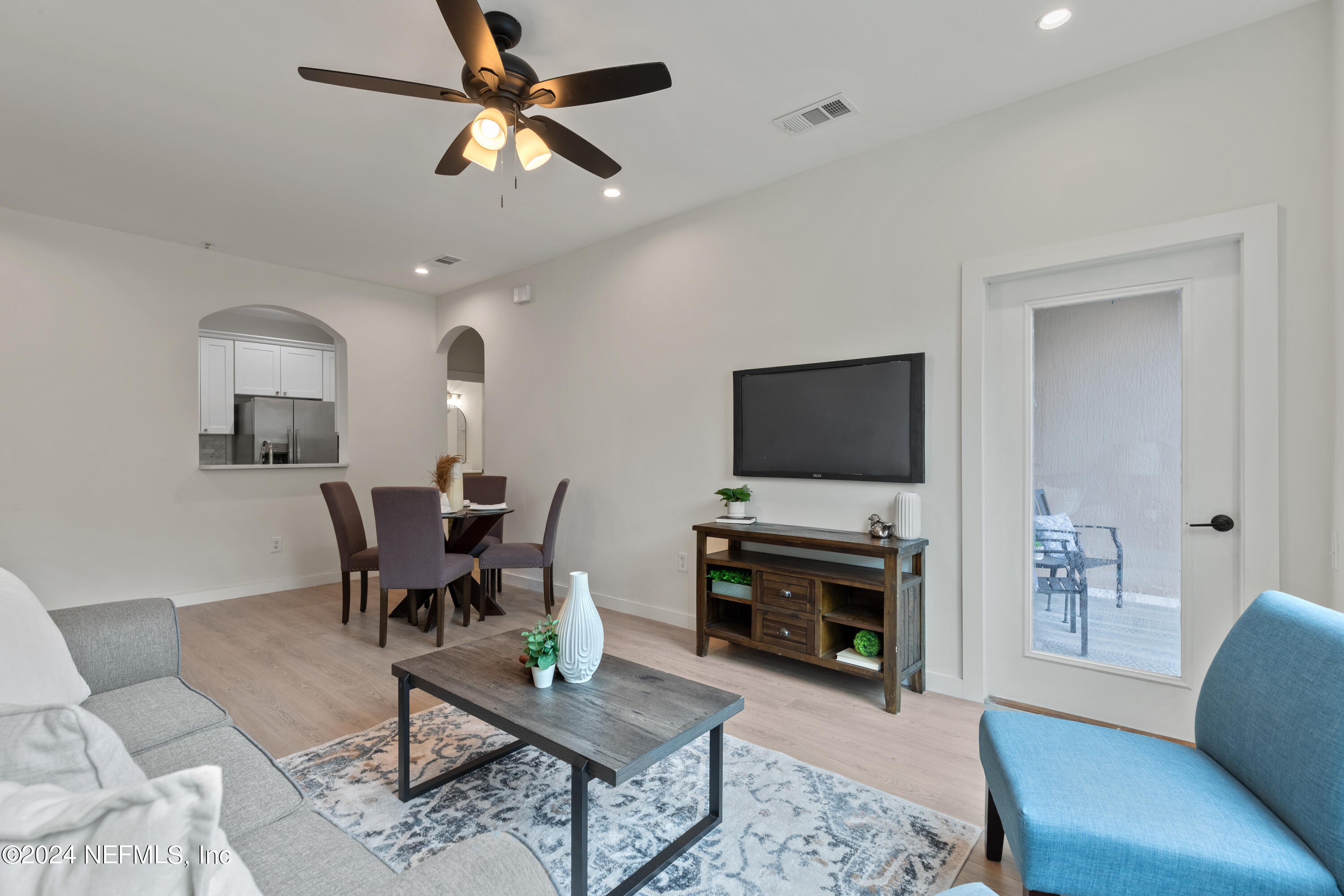 10550 Baymeadows Road, Unit 802 Jacksonville, FL 32256 - Photo 8 of 38 Living/dining