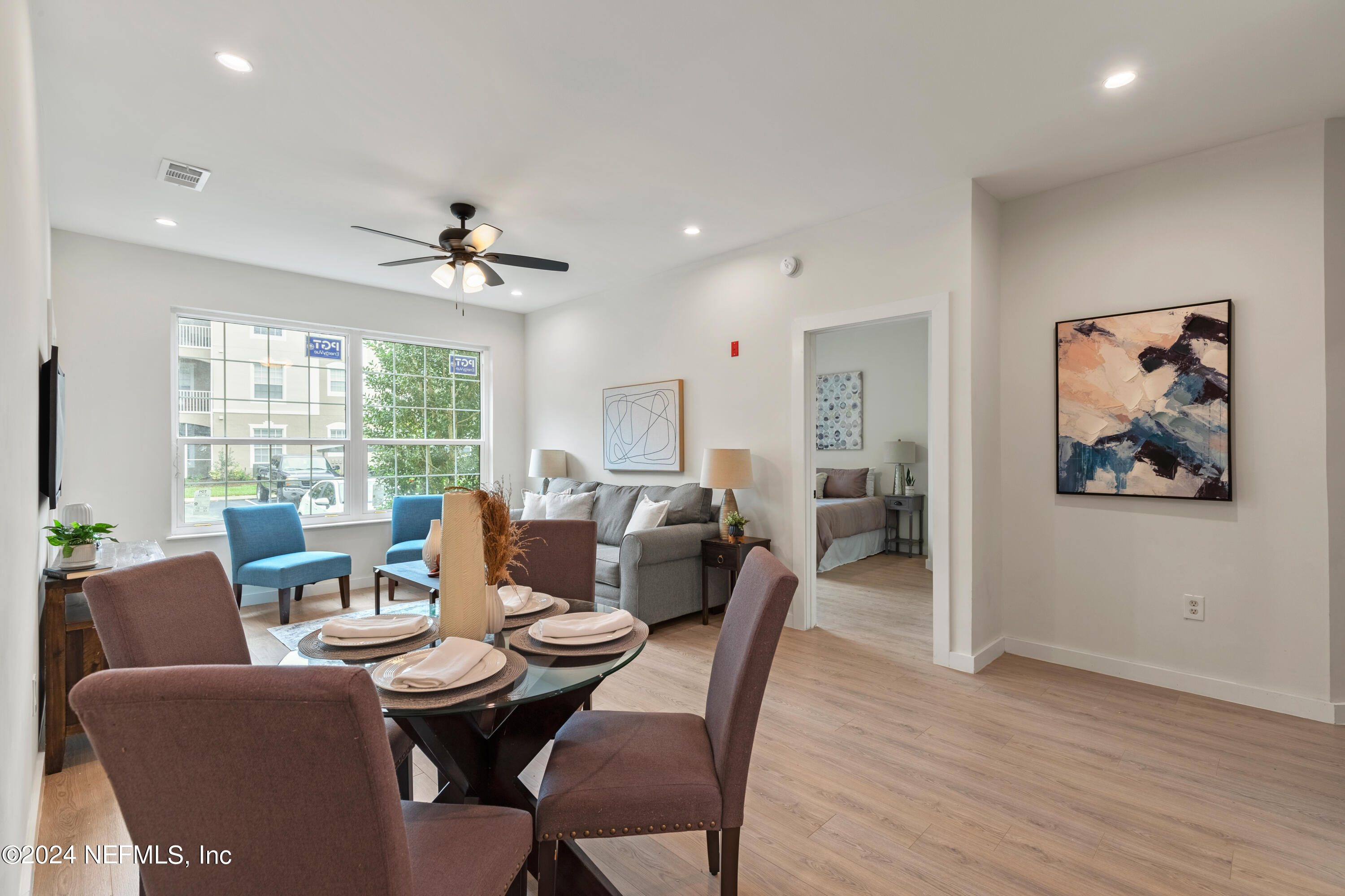 10550 Baymeadows Road, Unit 802 Jacksonville, FL 32256 - Photo 9 of 38 Dining/living