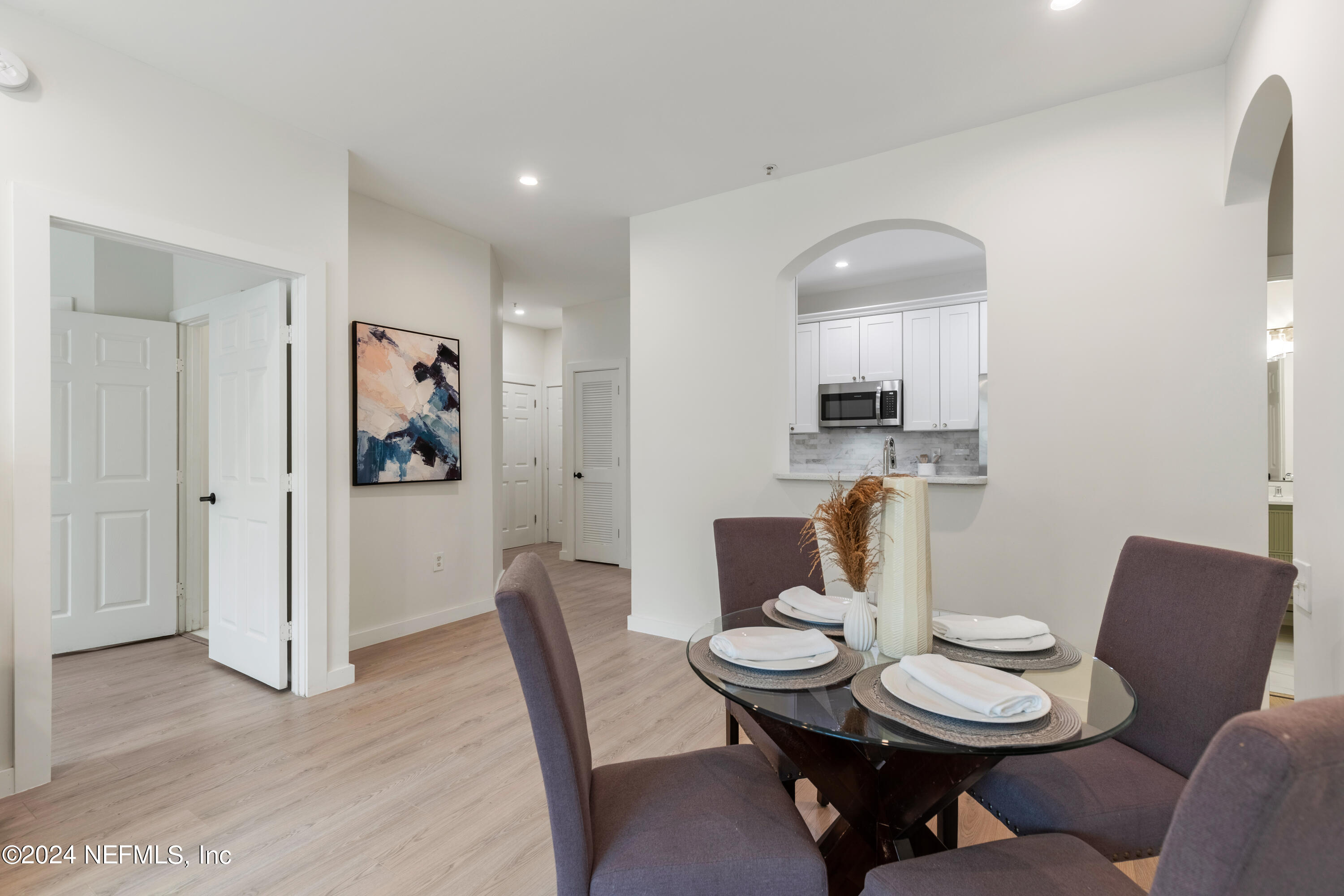 10550 Baymeadows Road, Unit 802 Jacksonville, FL 32256 - Photo 10 of 38 Dining area