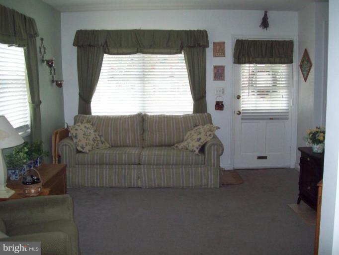 1924 Stanhope Road Dundalk, MD 21222 - Photo 2 of 9 Living Room