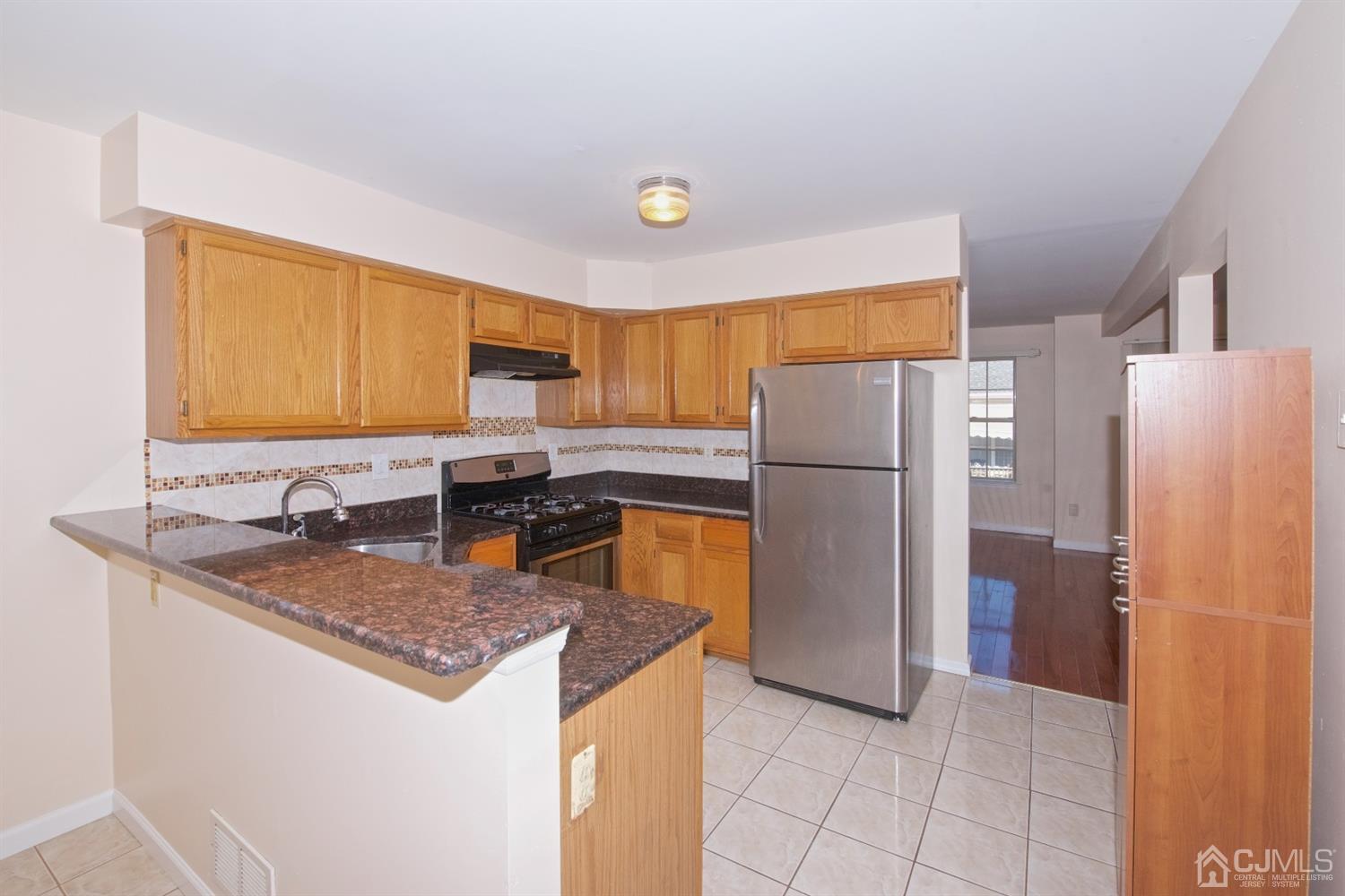 133 Salem Road North Brunswick, NJ 08902 - Photo 4 of 28